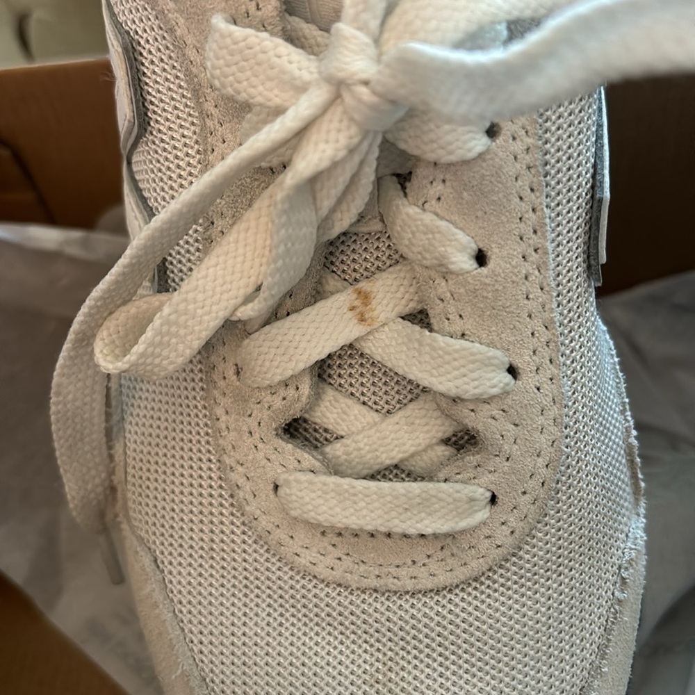 New Balance women’s sneaker - Picture 5 of 9